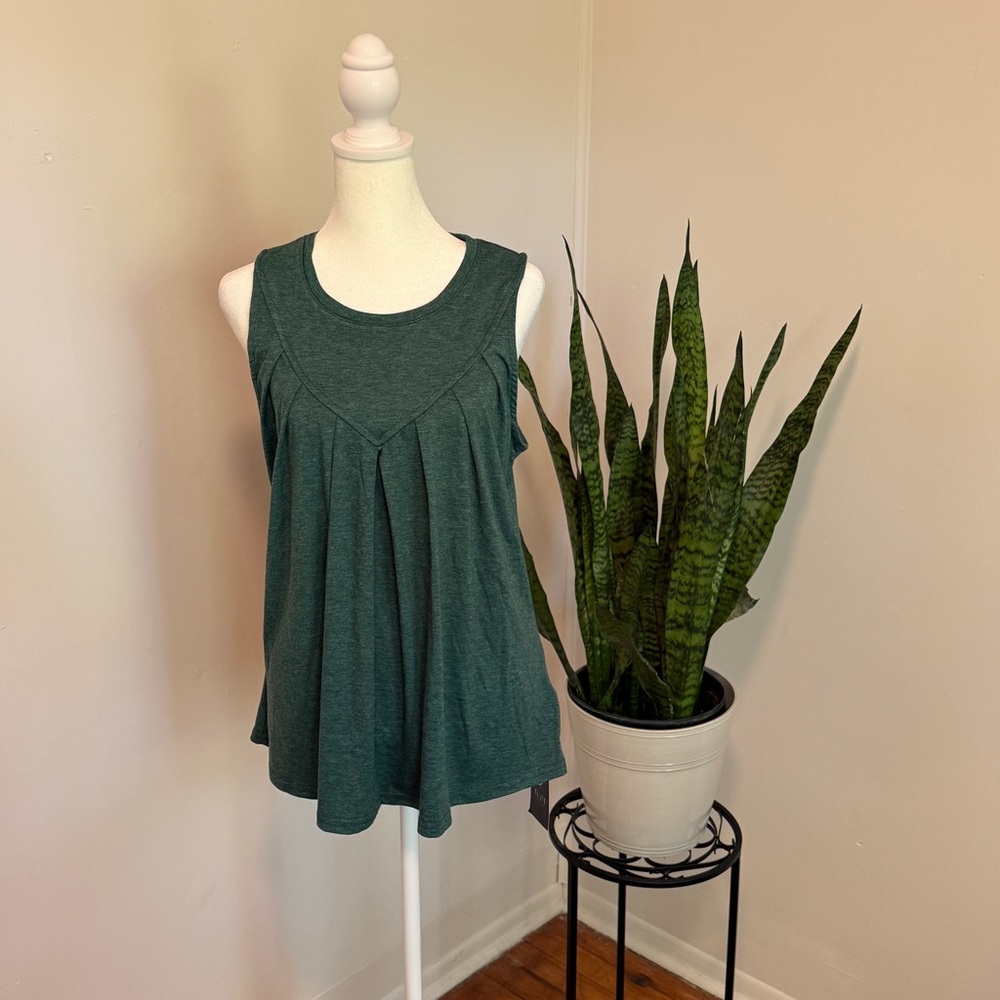 Sleeveless Pleated Tank Top in Forest Green